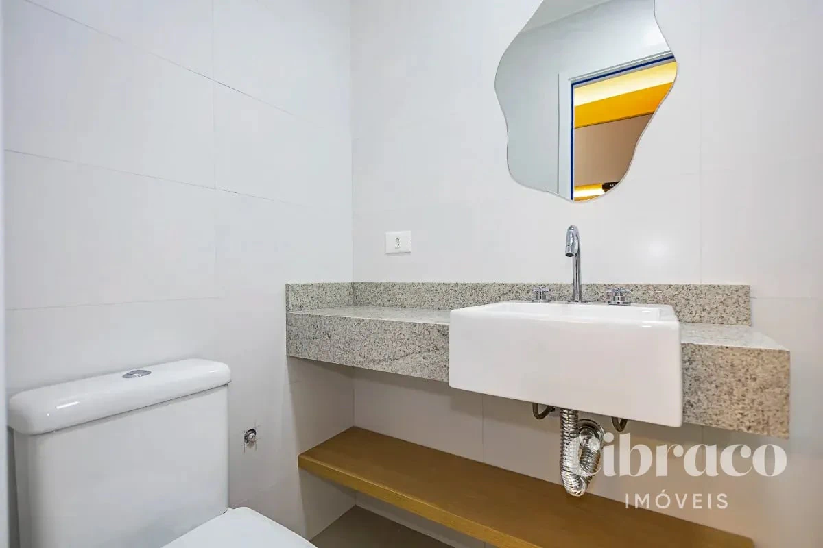 Furnished apartment, 31 m², with a glass-enclosed balcony — photo 18