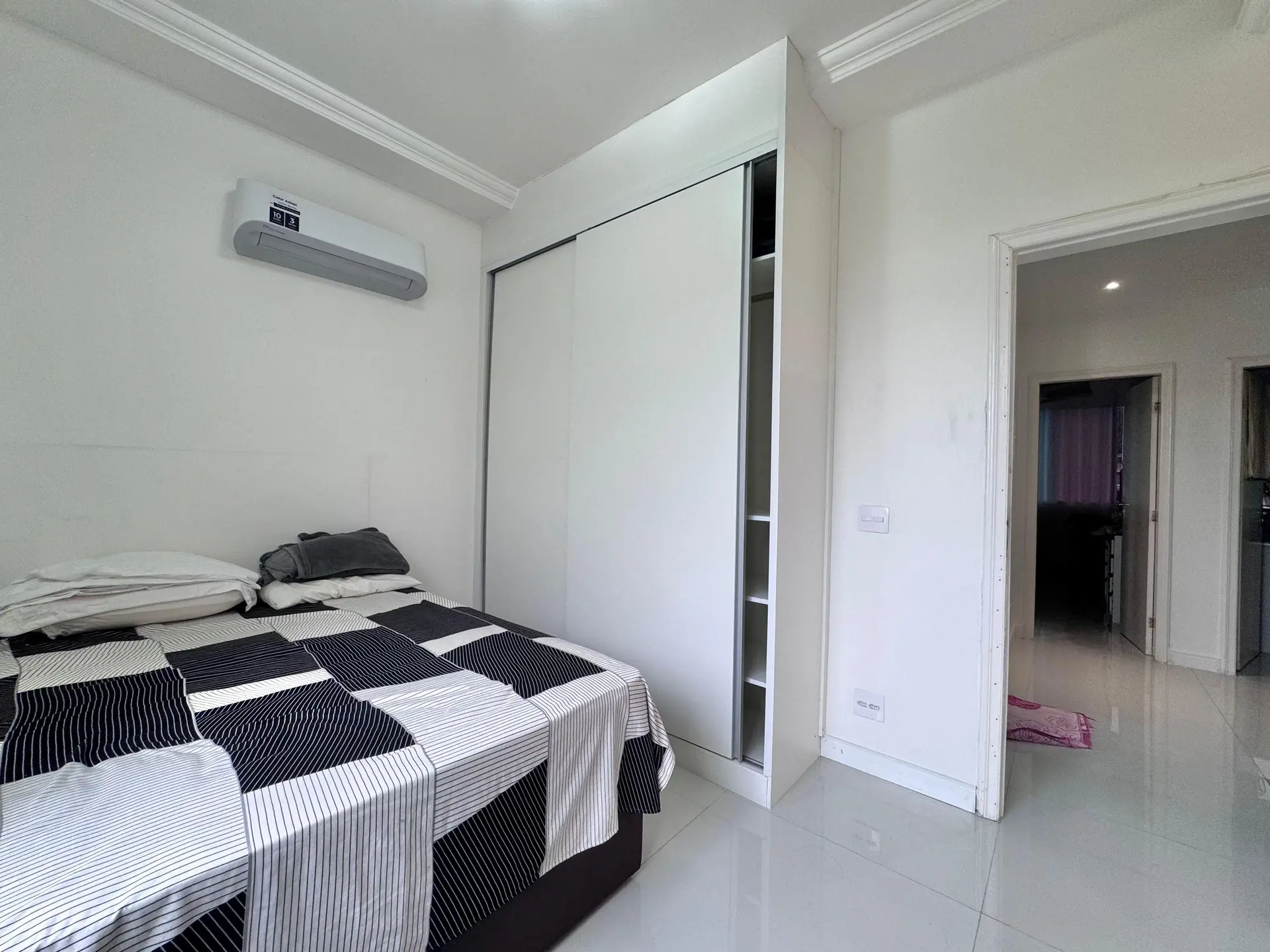 Furnished house with 5 bedrooms and 5 bathrooms — photo 32