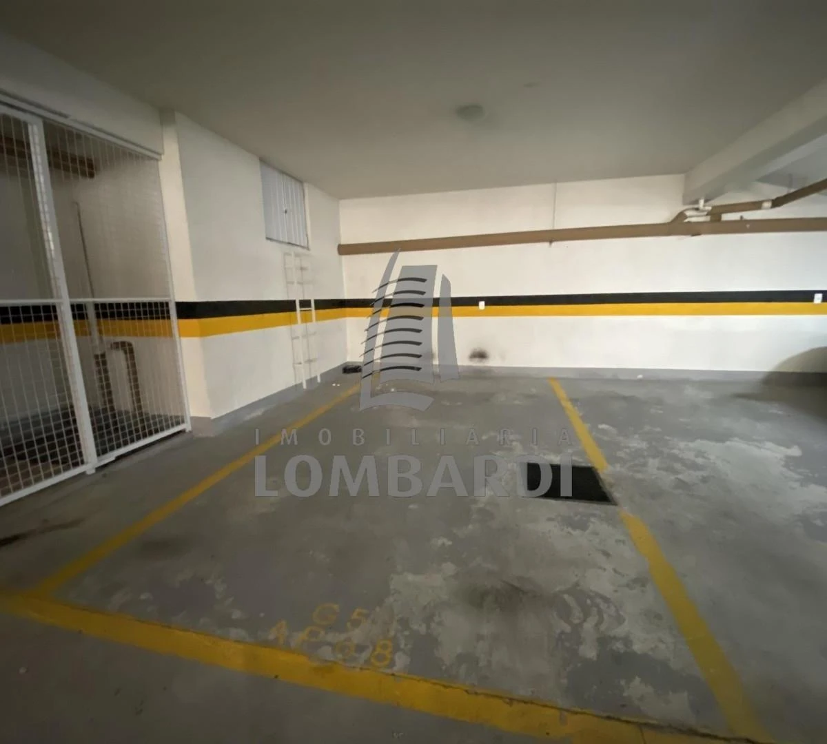 70 m² apartment with a walk-in closet and a washing machine — photo 12
