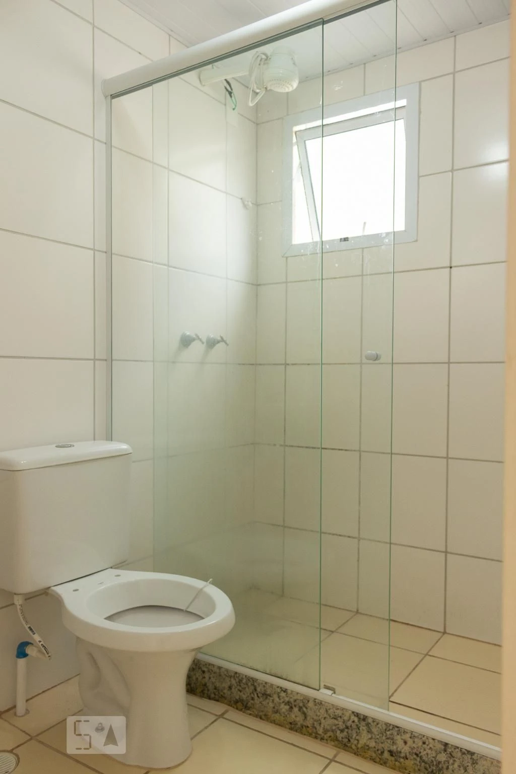 Unfurnished 2-bedroom apartment with closed kitchen — photo 44