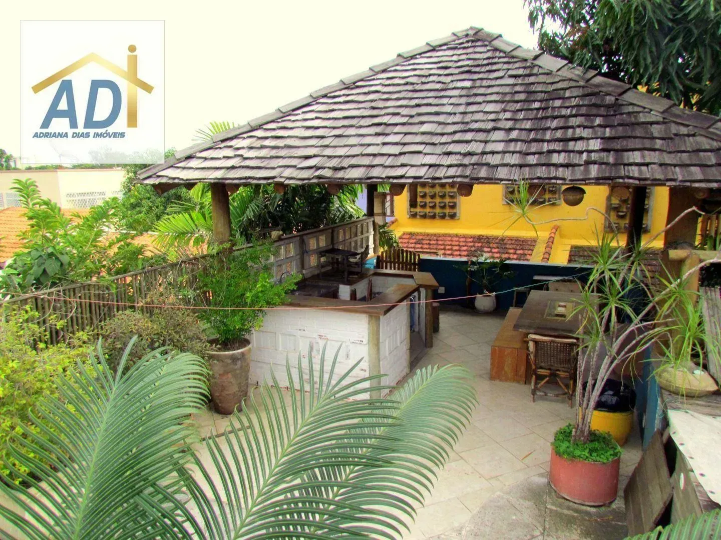 Residential house with 4 bedrooms and private BBQ area — photo 4