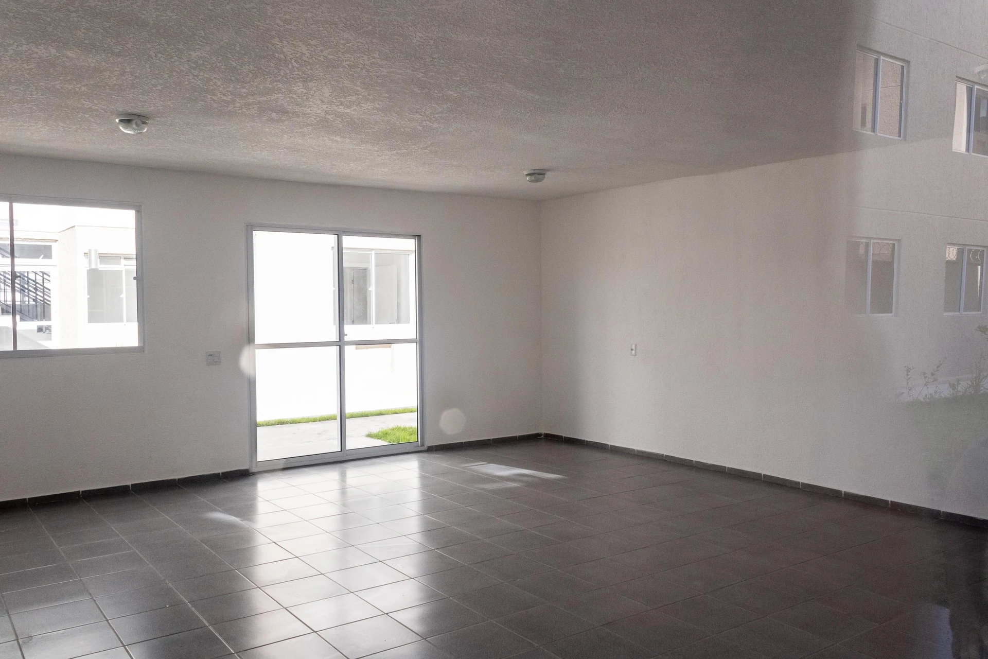 Apartamento en alquiler con 2 dormitorios y parrilla en la terraza — photo 3