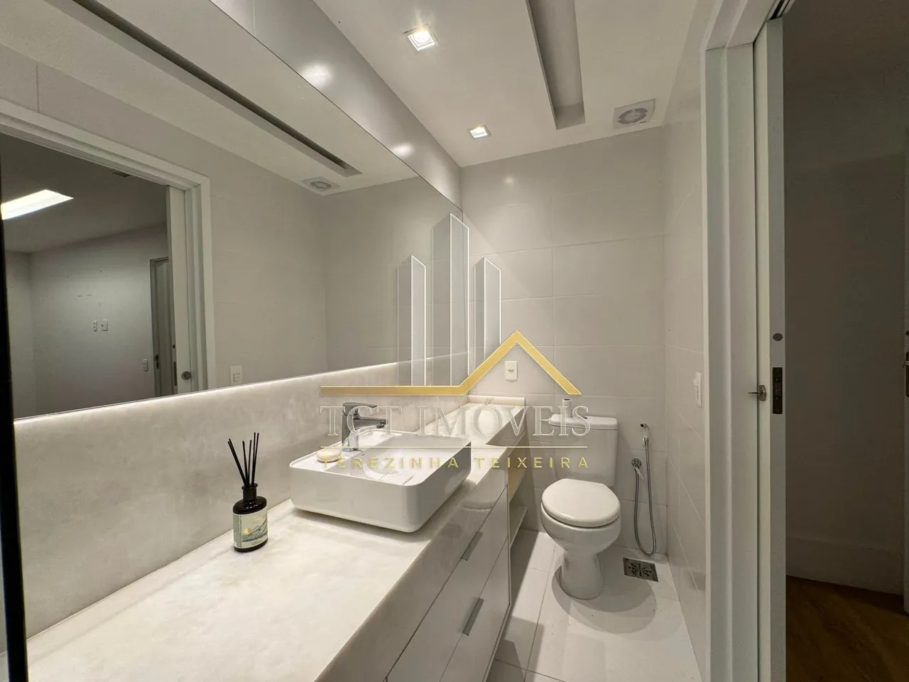 Unfurnished apartment with 3 bedrooms and a gas kitchen — photo 8