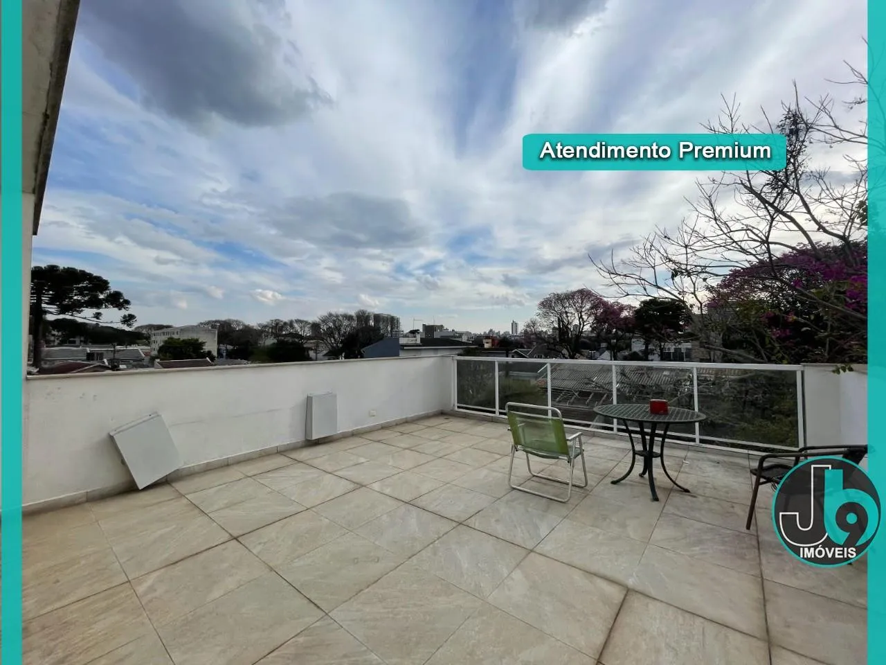 389 m² house with 4 bedrooms and an open-plan kitchen — photo 61
