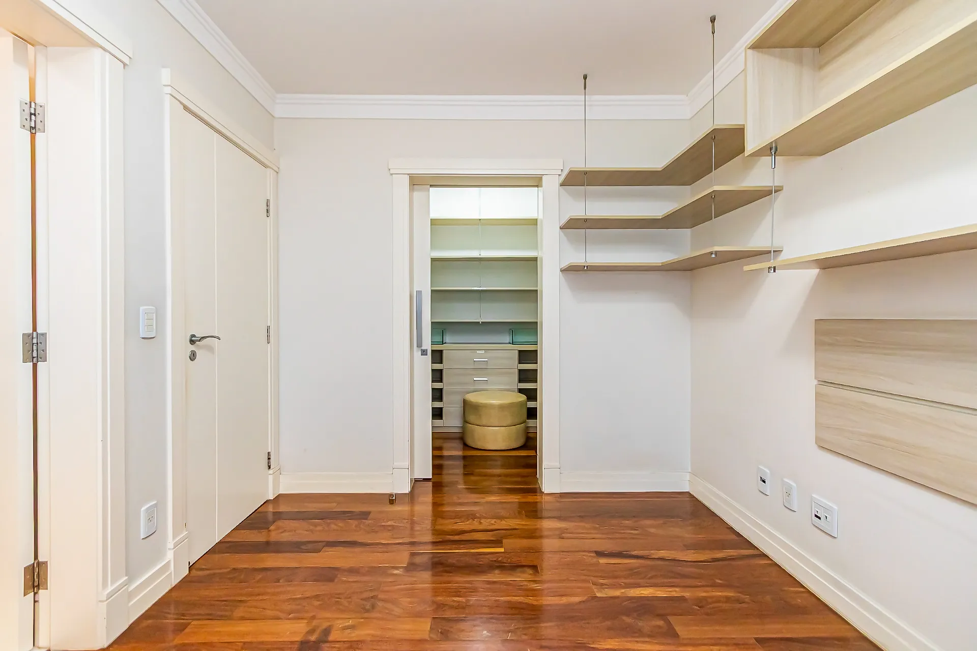 Furnished house with a separate kitchen and 4 bedrooms — photo 42