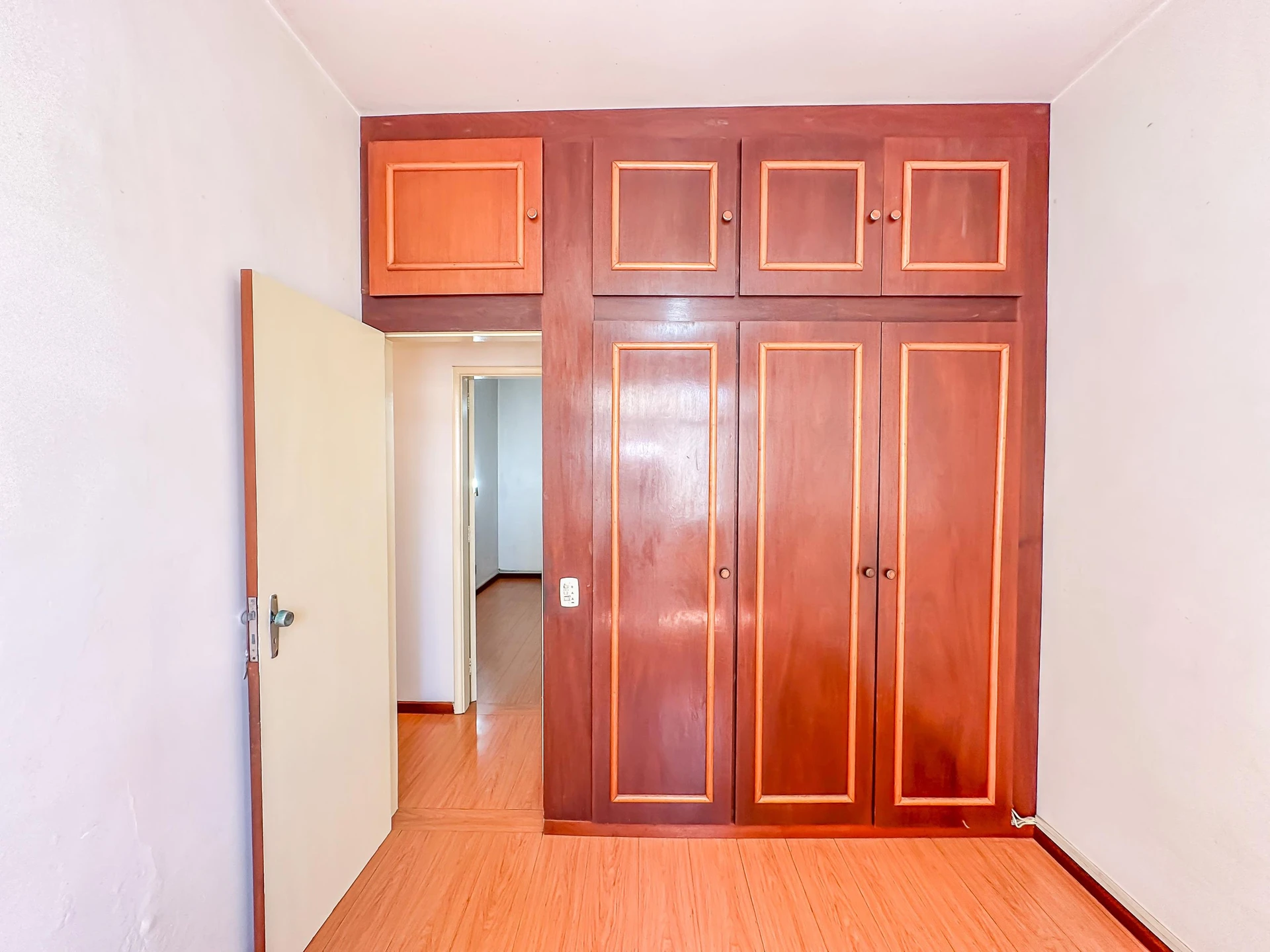 140 m² apartment with a jacuzzi and a bathtub — photo 2