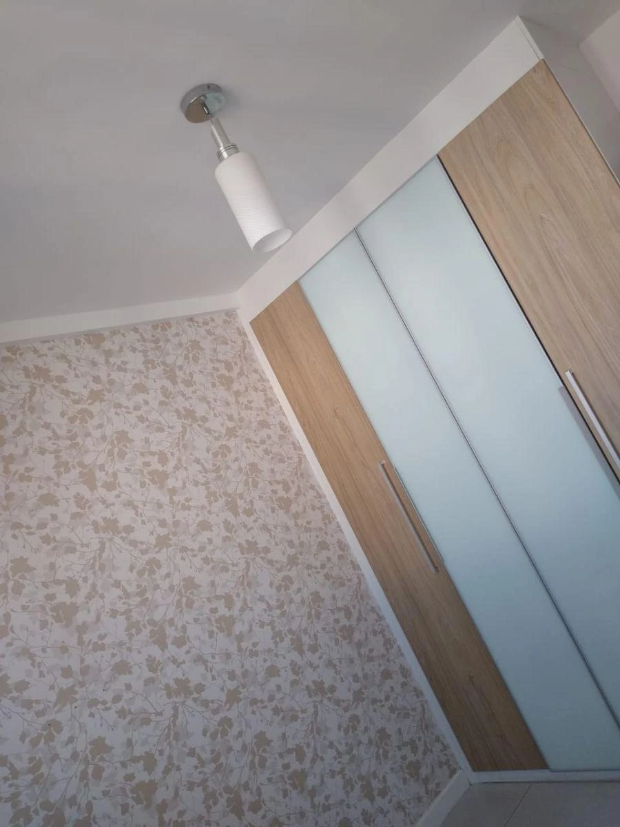 2-bedroom apartment in a building with a gym — photo 14