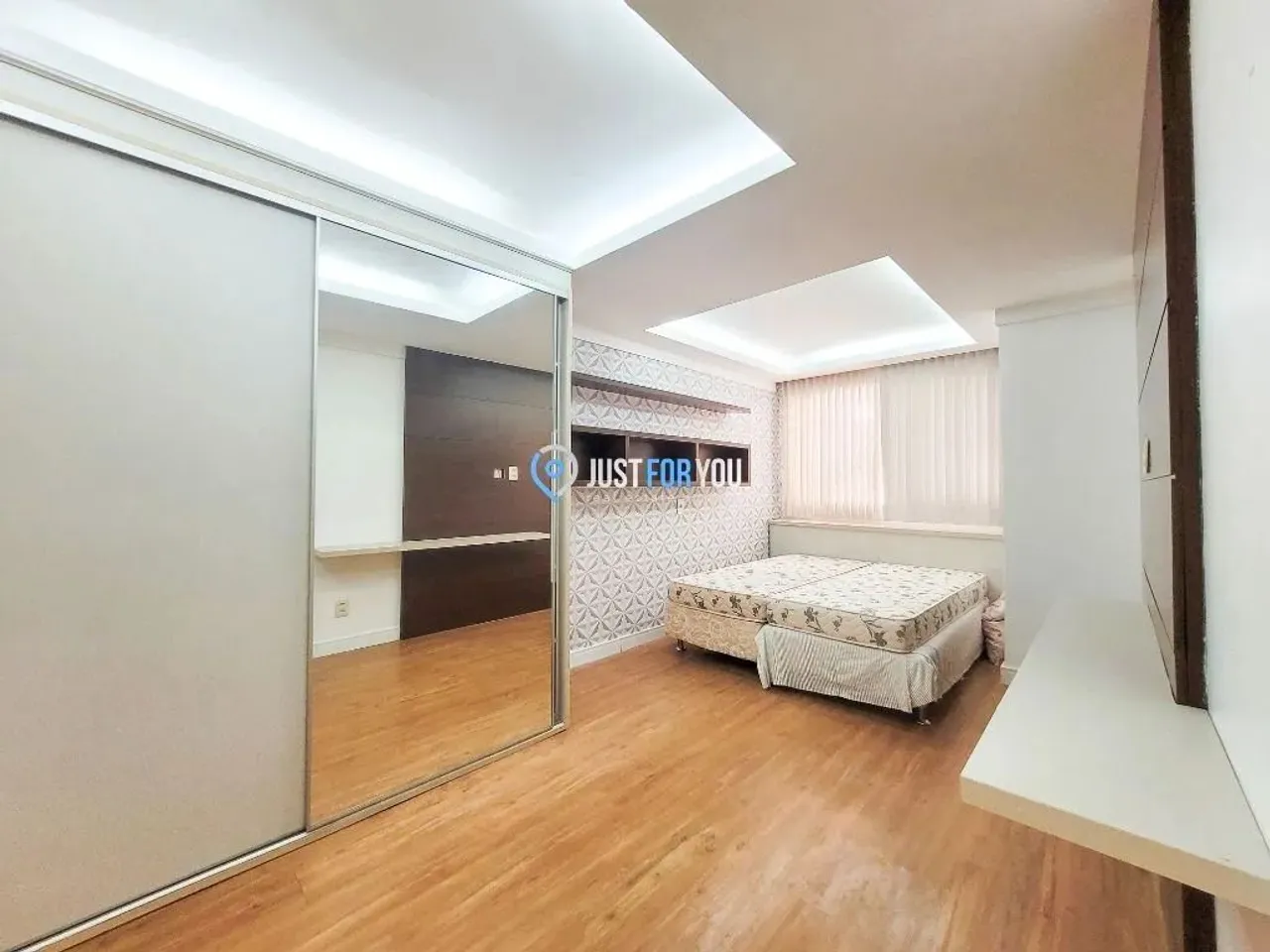 Furnished house with 5 bedrooms and 480 m² — photo 8