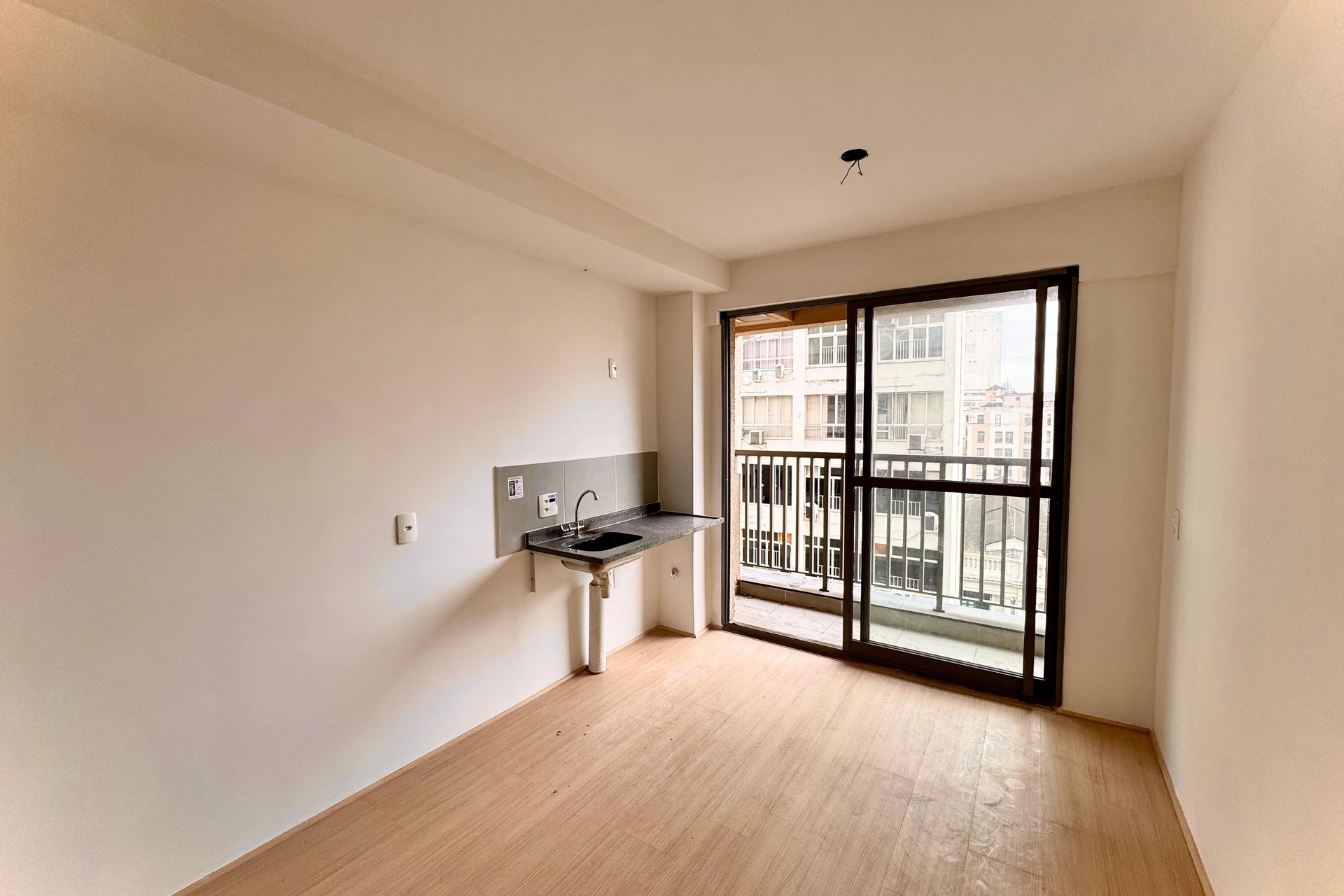Apartment, 33 m², with a grill on the balcony — photo 6
