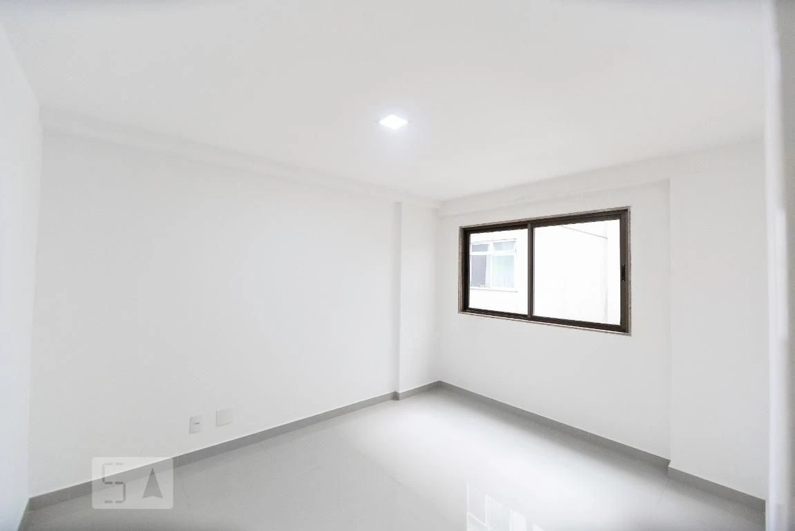 Unfurnished 3-bedroom apartment with a private BBQ — photo 7