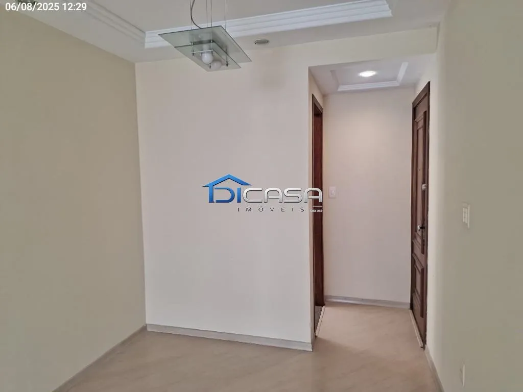 2-bedroom apartment with a walk-in closet — photo 13