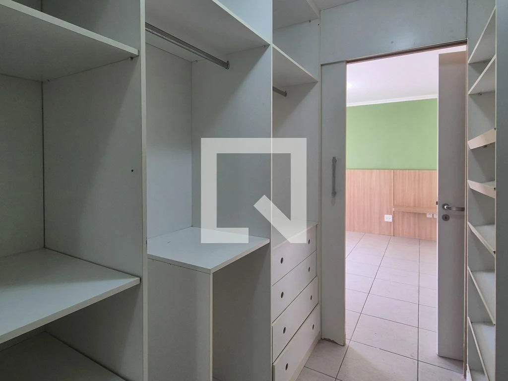Casa de 4 dormitorios con balcón y 3 plazas de parking — photo 72