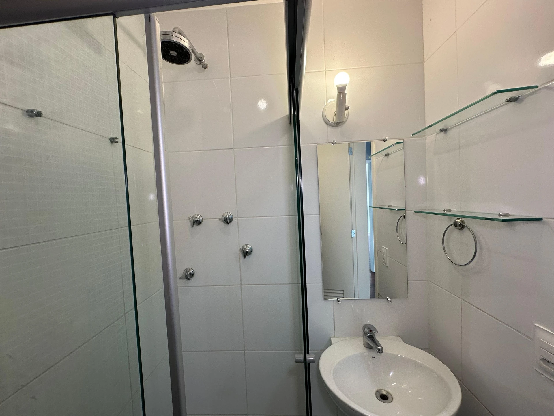 Квартира 82 м² із заскленим балконом та видом на гори — photo 16