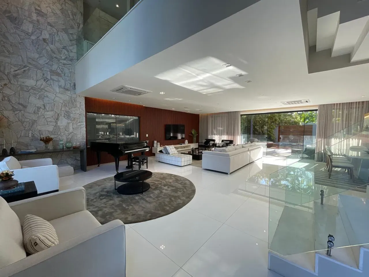 760 m² house with a private pool and a jacuzzi