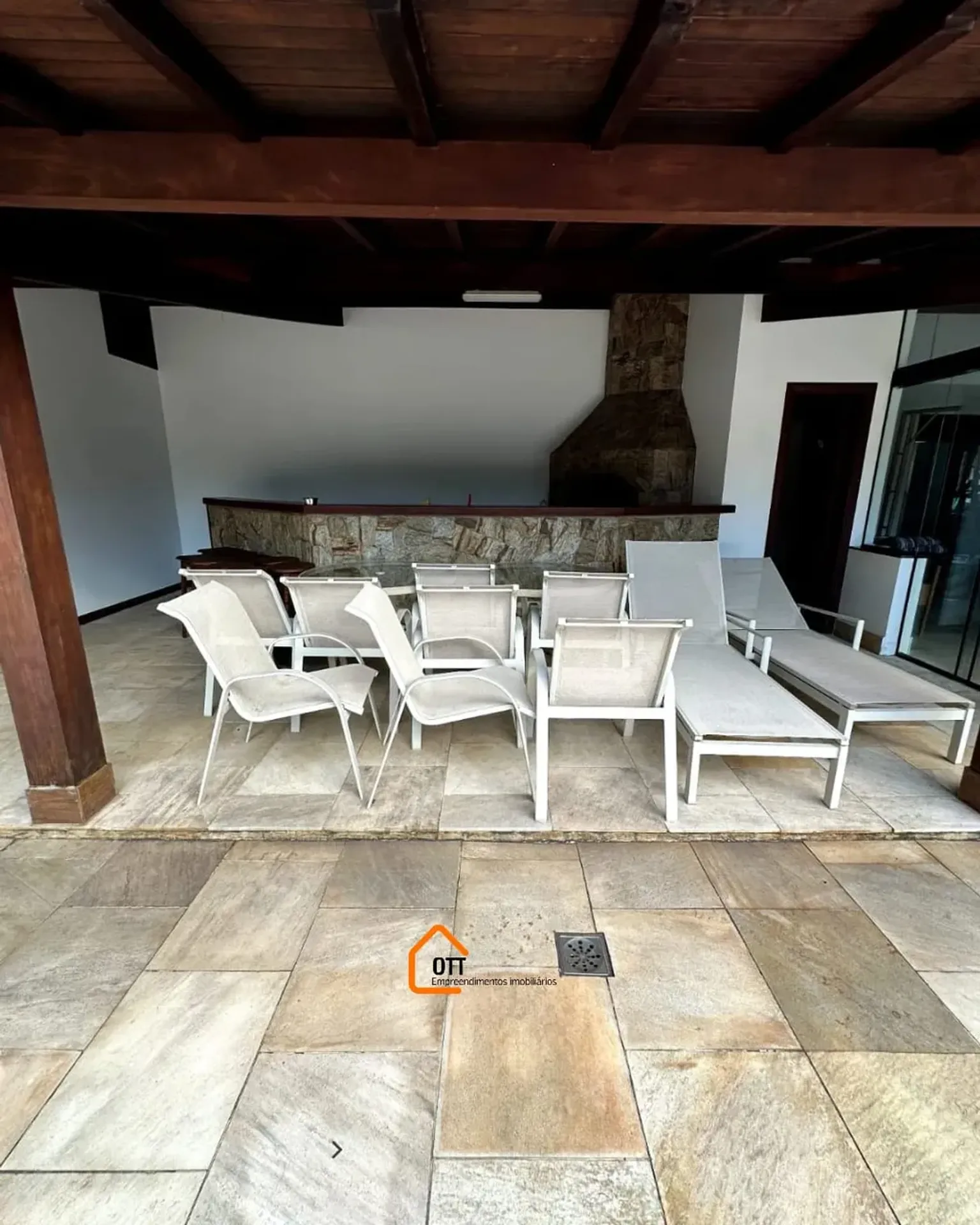Casa com varanda e churrasqueira 5 quartos e 5 banheiros — photo 39