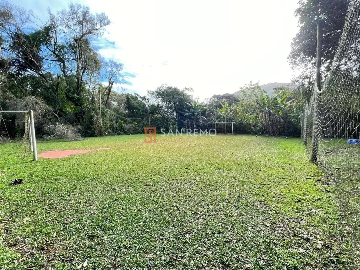 House with 4 bedrooms and 1 en-suite, 600 m² — photo 15