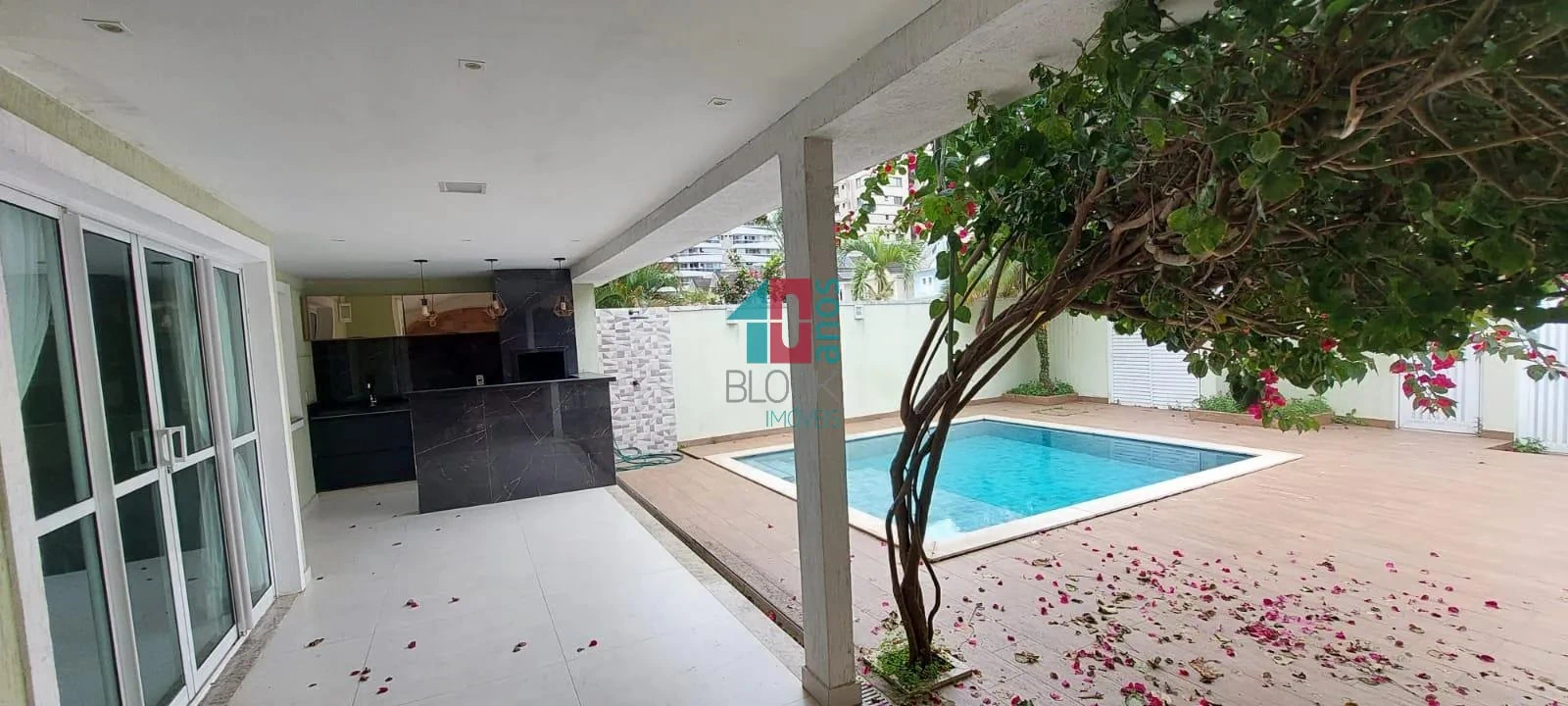 Casa de 200 m² com 4 suítes e 3 vagas — photo 22