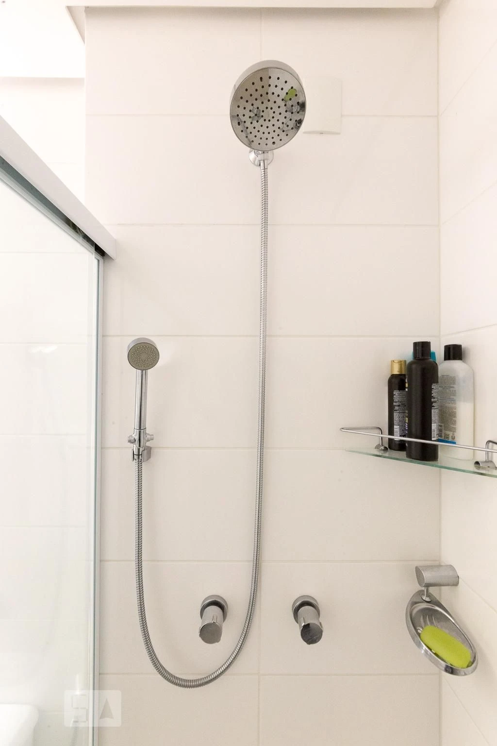 Glass-enclosed balcony in a 2-bedroom apartment, 189 m² — photo 2