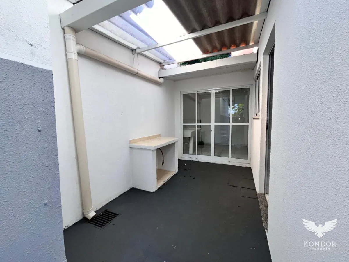 Wood or laminate floors in a 3-bedroom house, 90 m² — photo 18