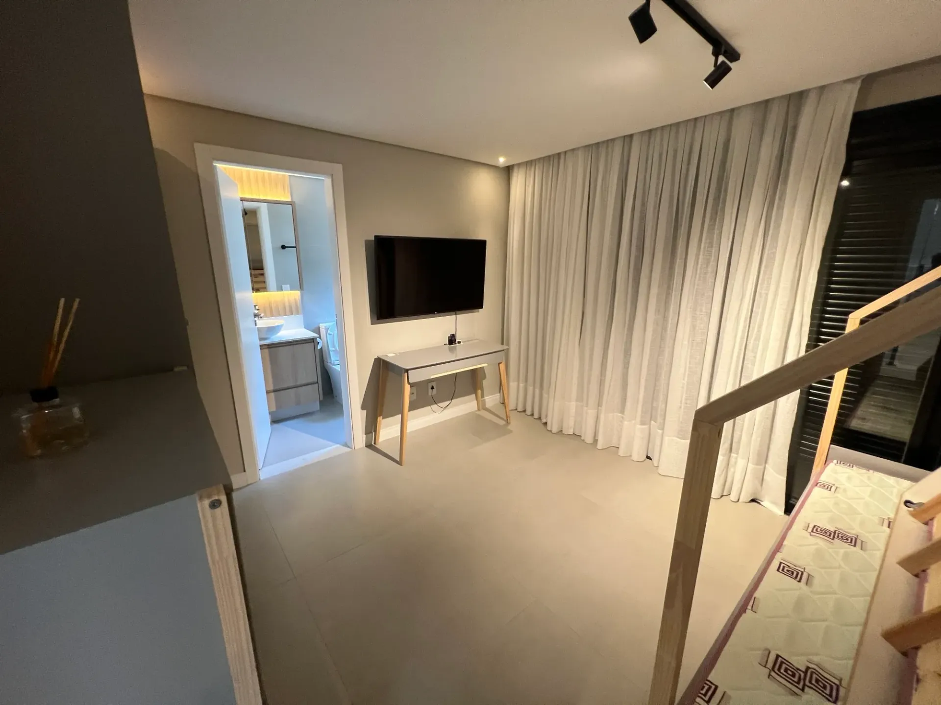 Gated condo house with 6 en-suite bedrooms and 7 baths — photo 27