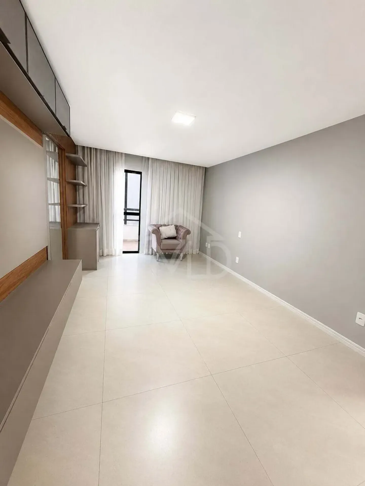 Casa mobiliada com 4 suítes e piscina, 420 m² — photo 14
