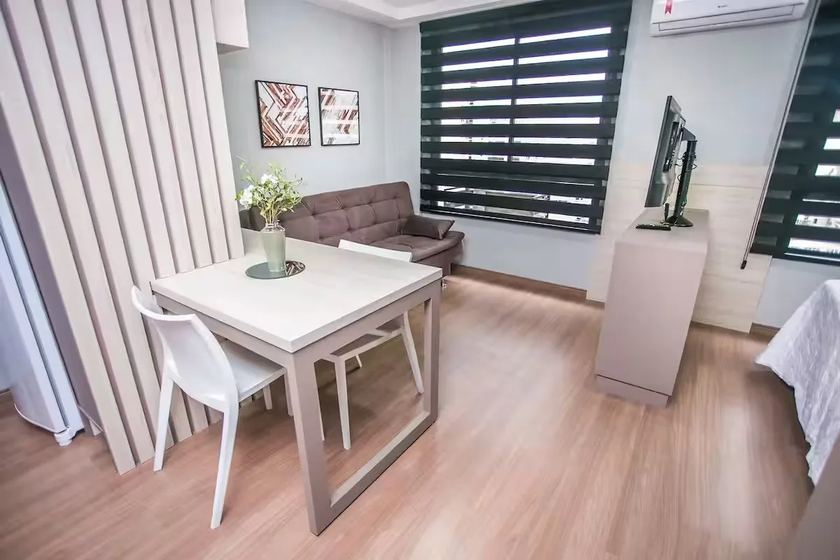 Studio de 28 m² com cozinha americana e sacada de vidro — photo 38