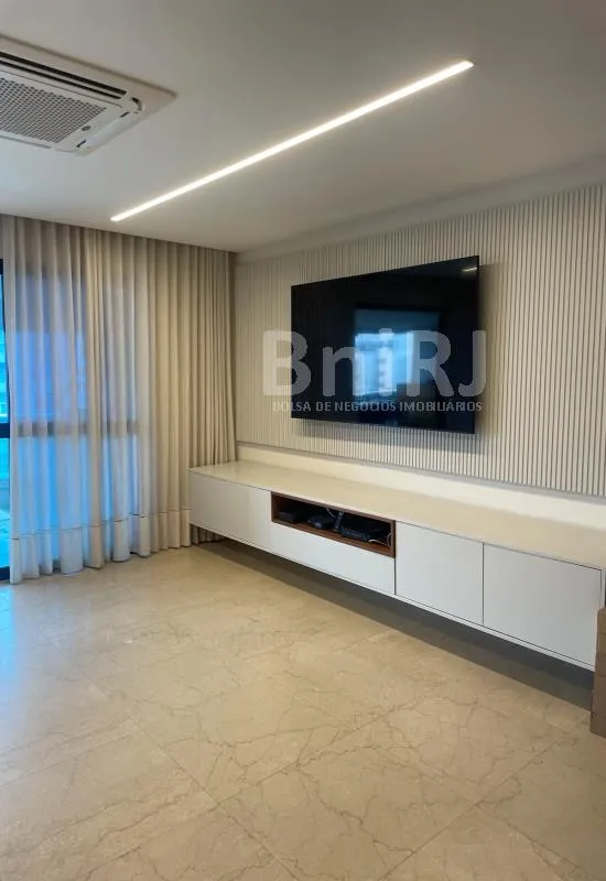 Furnished 190 m² apartment with 4 bedrooms and 4 parking — photo 57