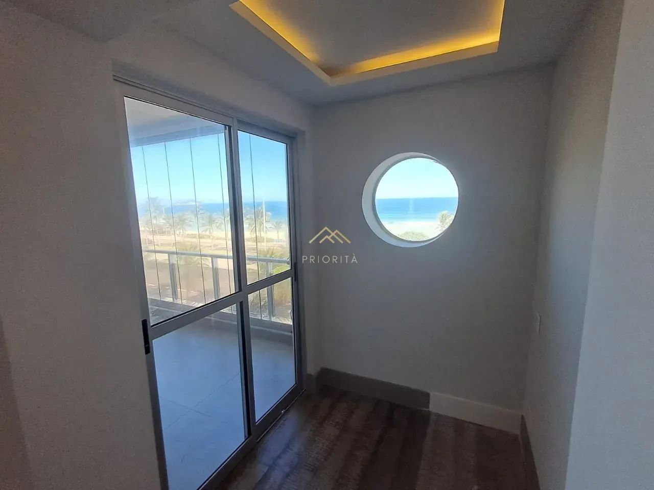 Apartamento sem mobília com 3 quartos e varanda envidraçada — photo 9