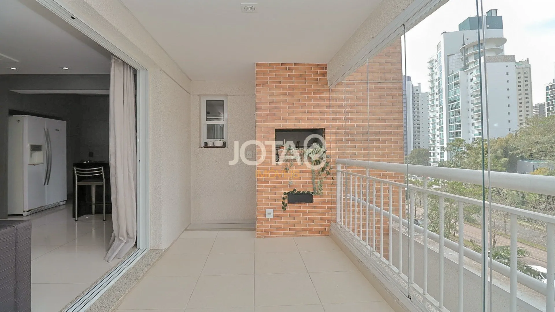 3-bedroom apartment with 185 m² and private BBQ space — photo 24