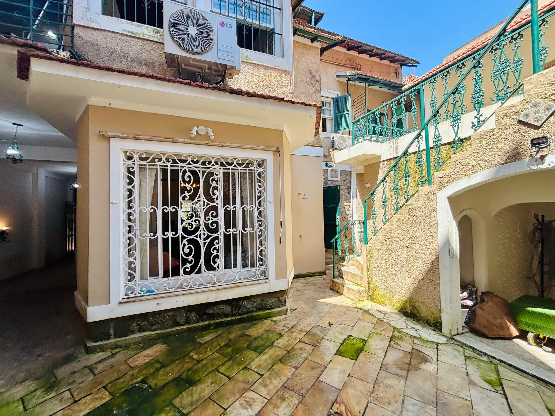 Furnished house, 380 m², with a grill on the balcony — photo 26