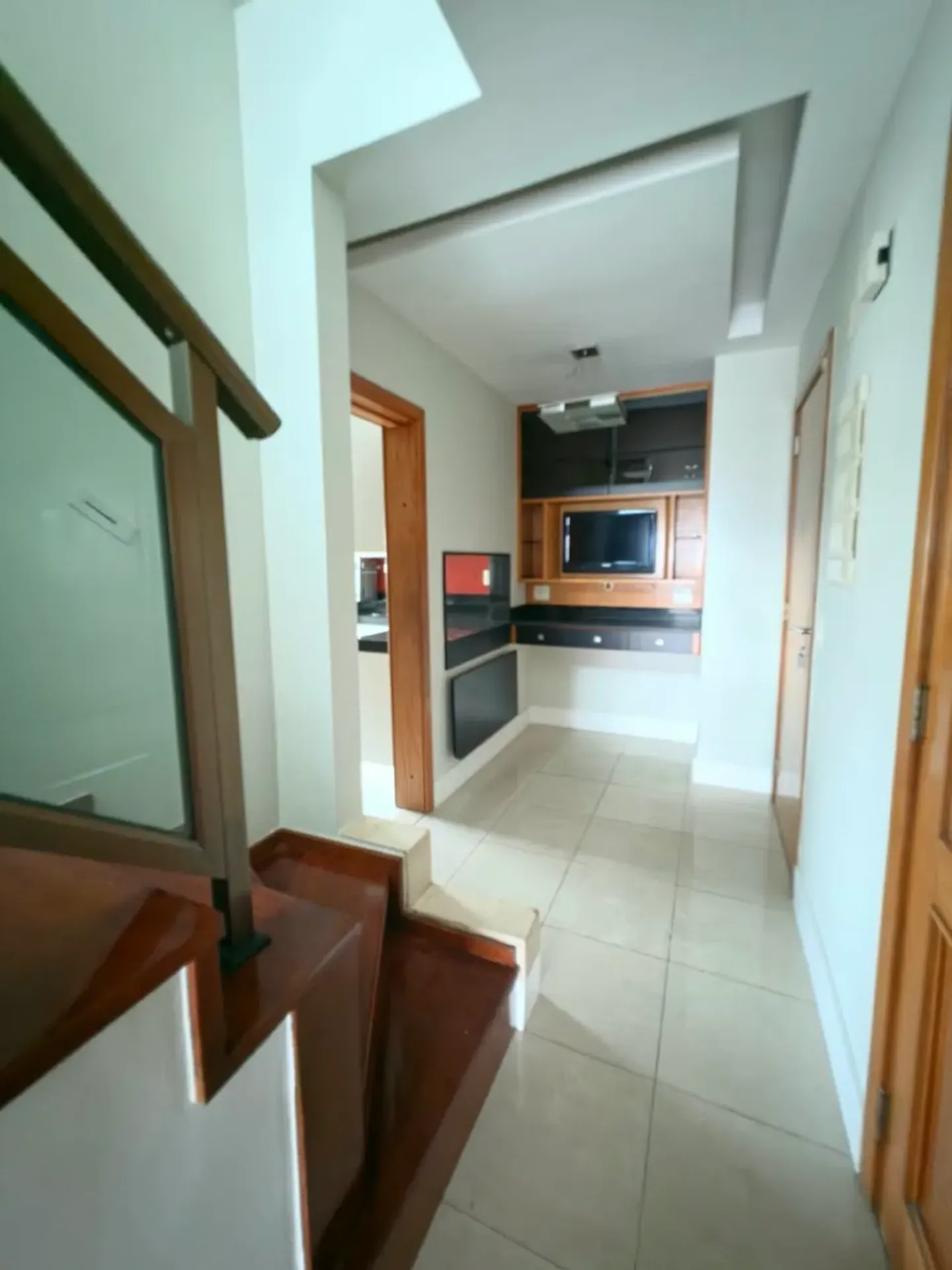 240 m² apartment with a bathtub and a grill on the balcony — photo 9
