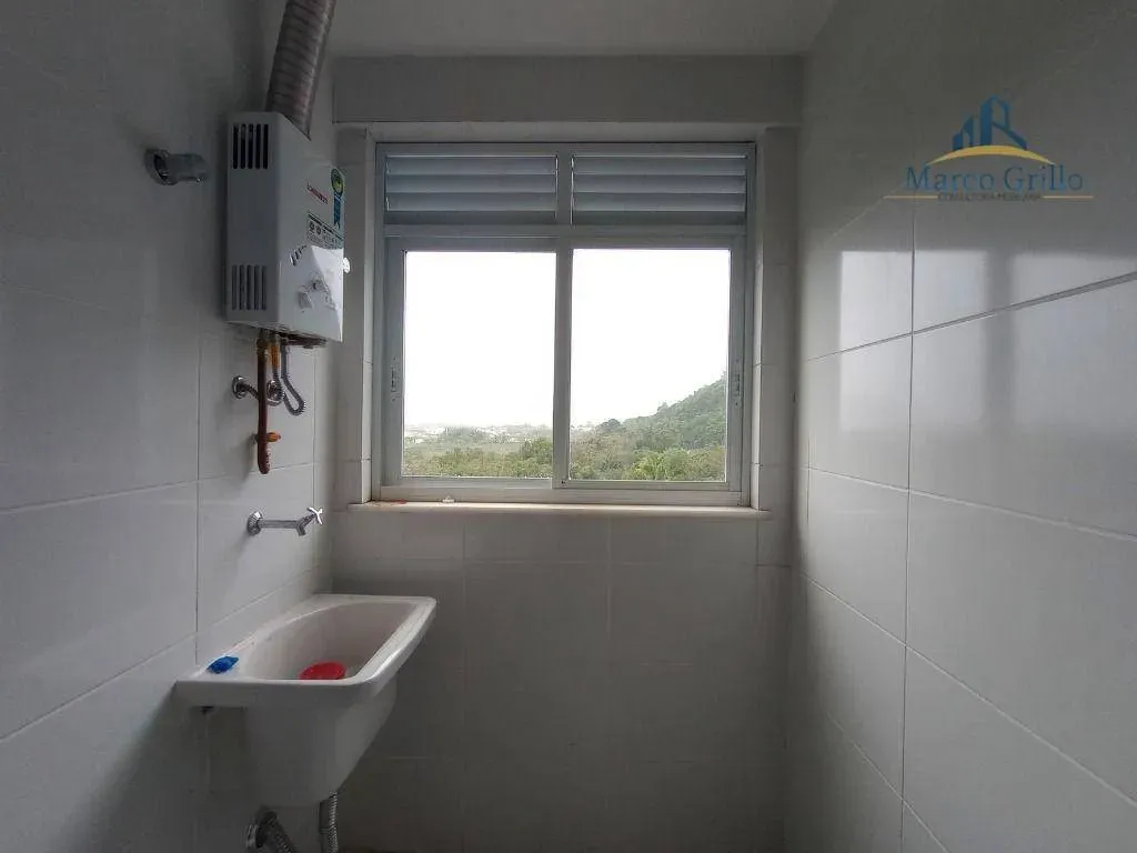 Apartamento de 1 dormitorio con balcón y lavabo — photo 19