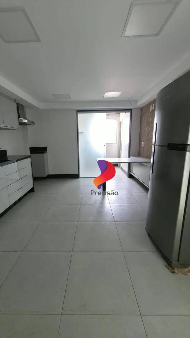 Rental apartment with 3 bedrooms and 5 bathrooms — photo 12