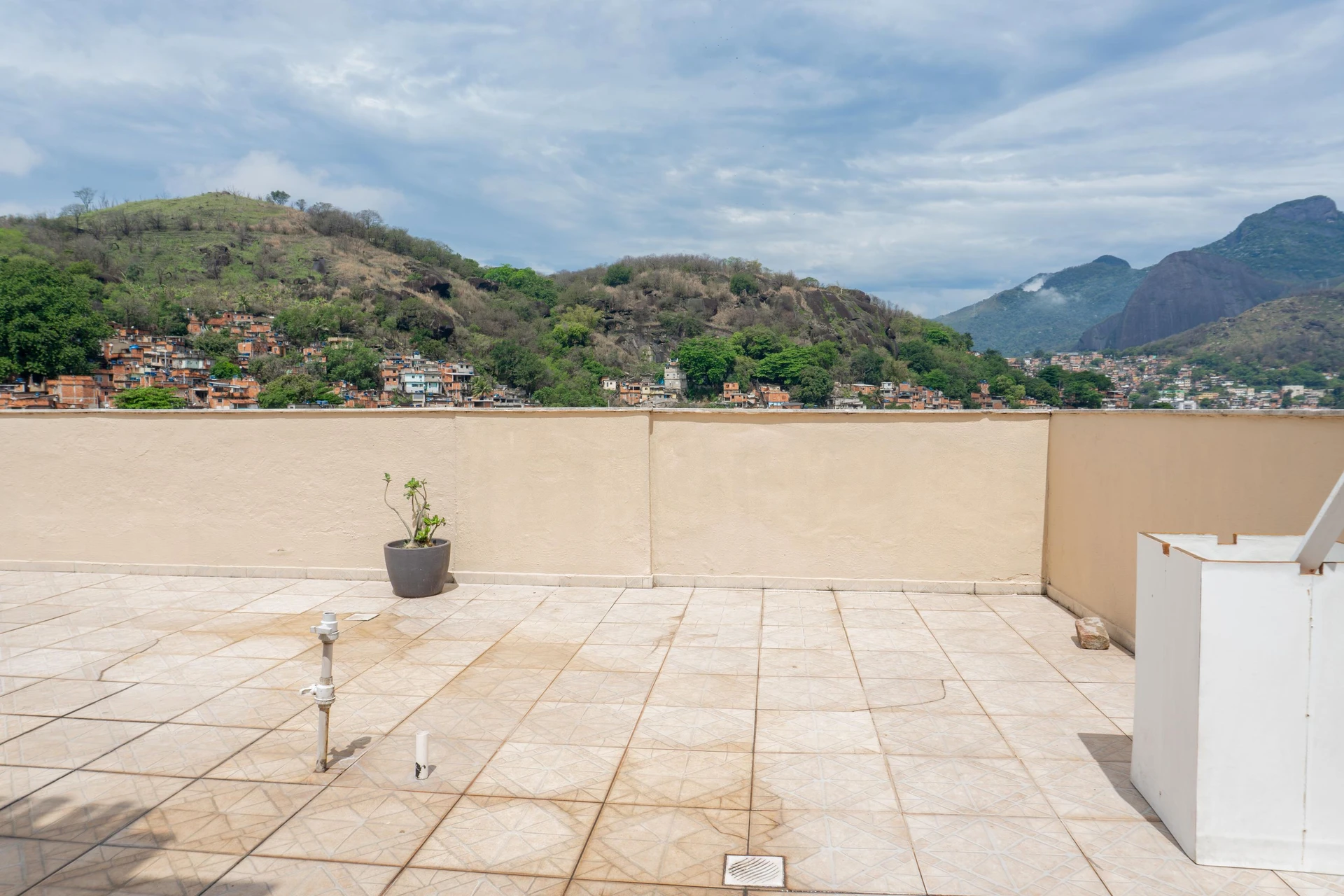 Furnished apartment, 504 m², with a mountain view — photo 43