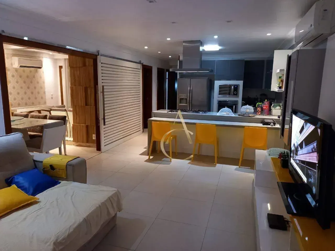 Casa mobiliada com cozinha aberta e fogão a gás — photo 11