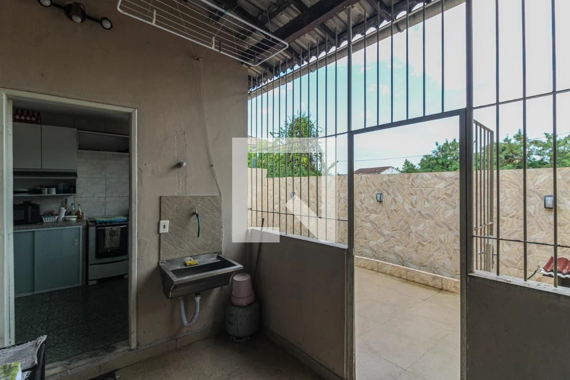 Furnished house with 2 bedrooms and 2 parking spaces — photo 38