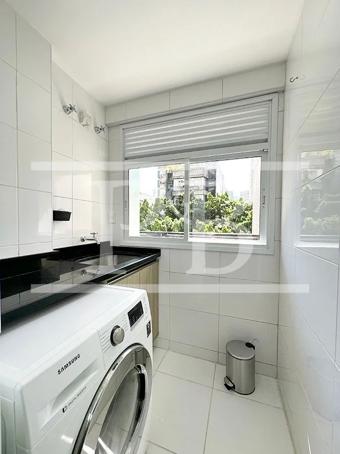 Furnished 2-bedroom apartment with 90 m² and parking — photo 41