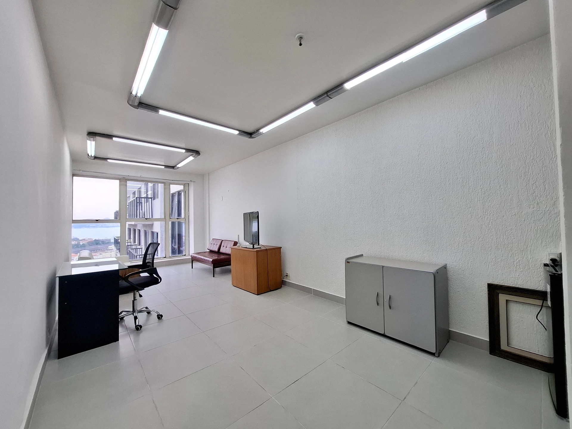 Furnished studio, 32 m², with a water view