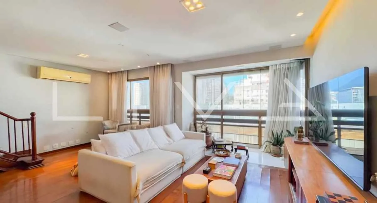 4-bedroom apartment with a grill on the balcony — photo 4