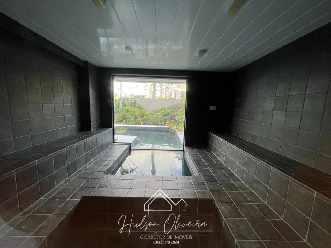 Apartment on the 4th floor with floor-to-ceiling windows — photo 41