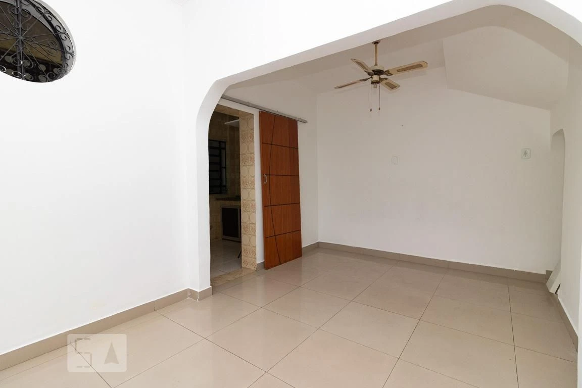 4-bedroom house with closed kitchen, 3 baths and parking — photo 11