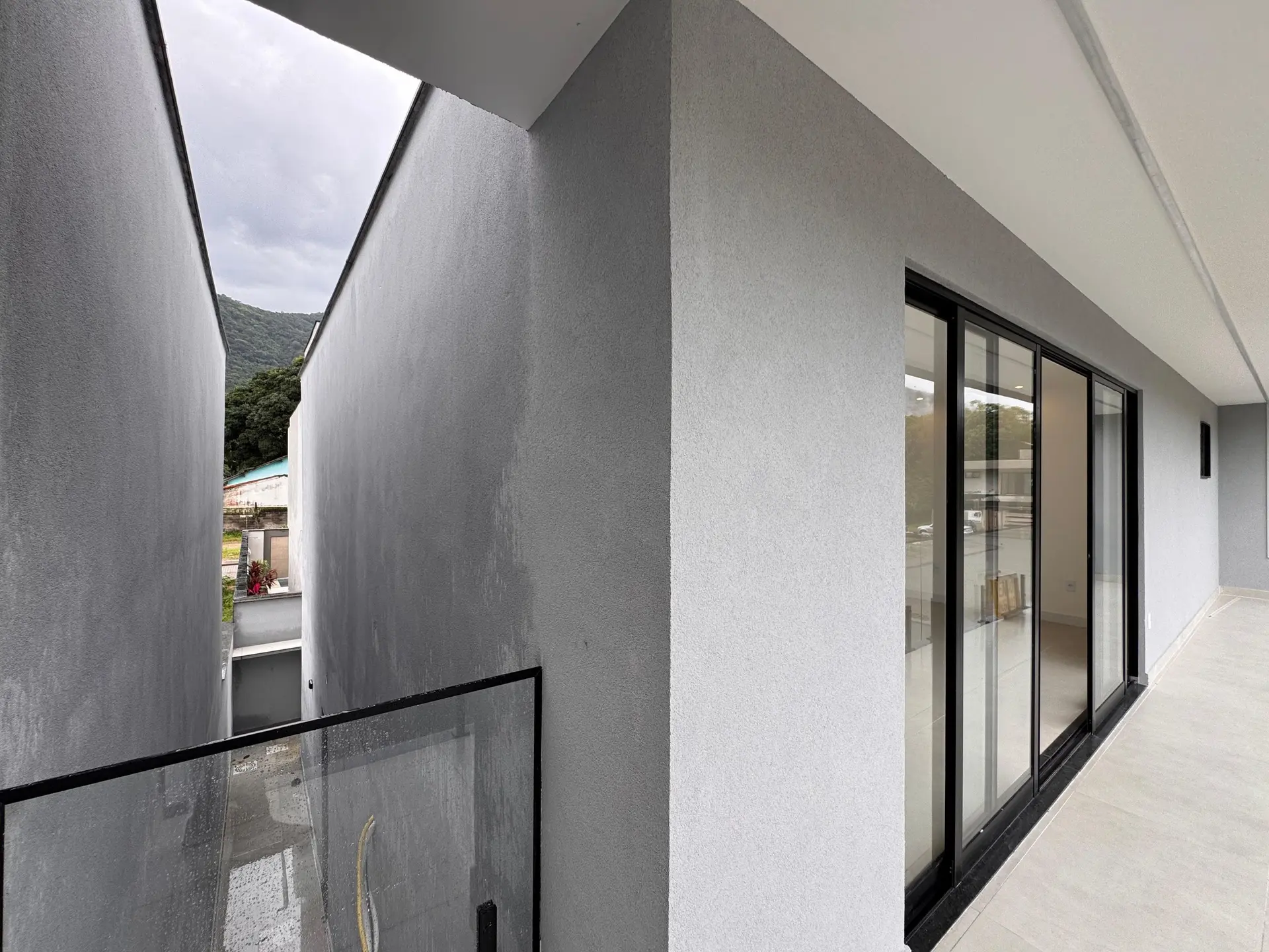 Condo house with 4 en-suite bedrooms and private yard — photo 13
