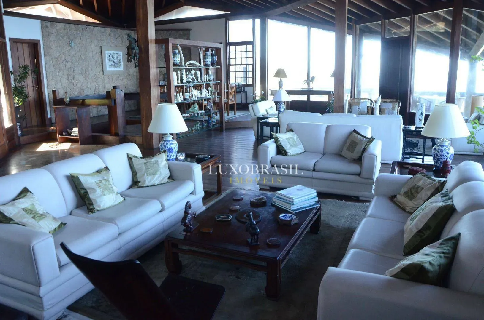 800 m² house with 5 bedrooms and 5 bathrooms — photo 8