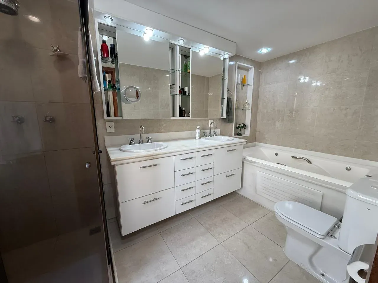 Furnished 470 m² house with 4 en-suite bedrooms and pool — photo 26