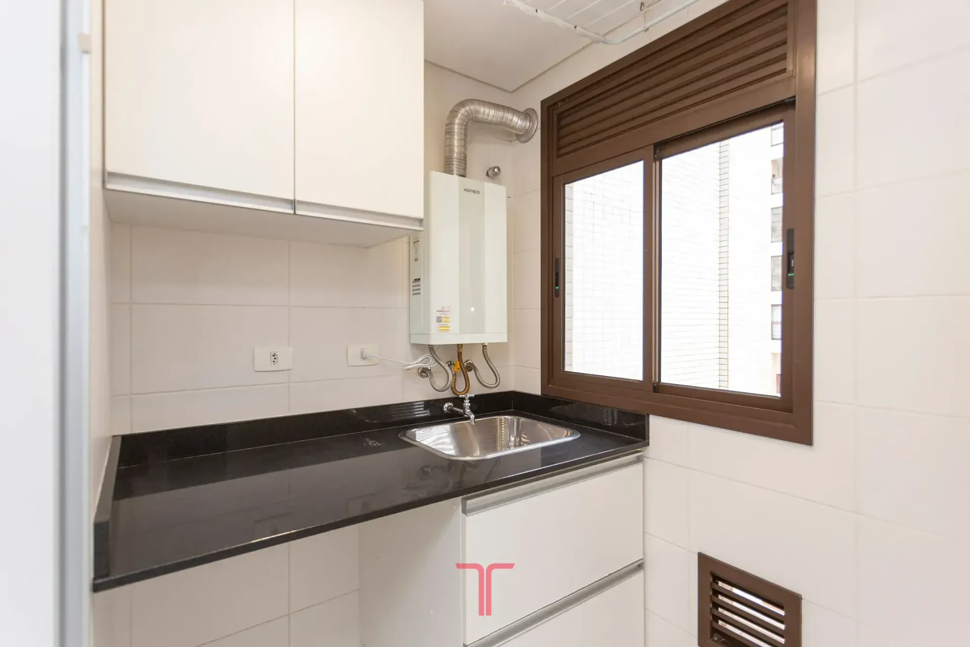 3-bedroom apartment in a building with a pool — photo 49