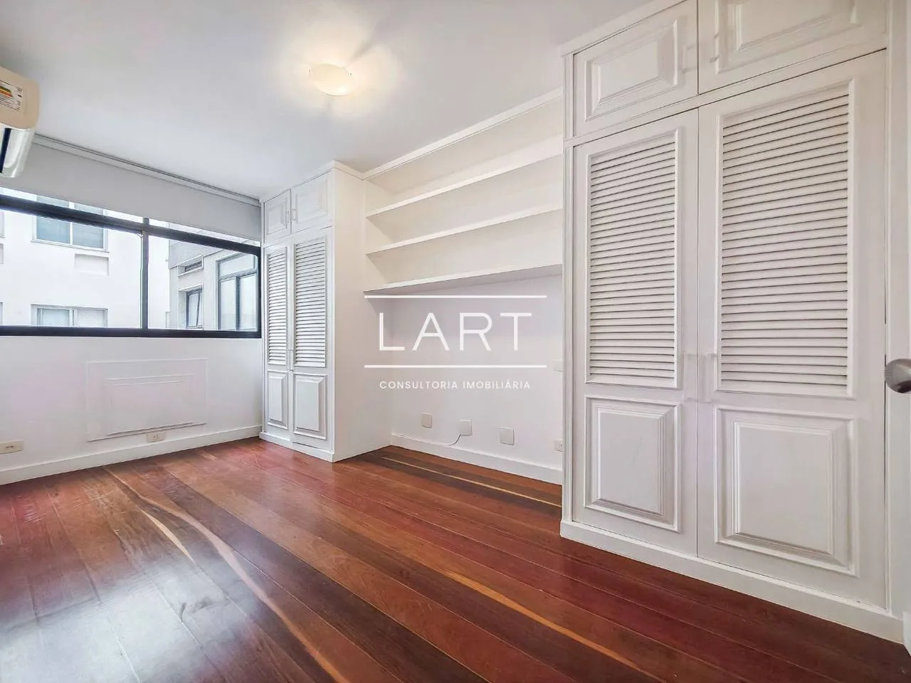Floor-to-ceiling windows in a 3-bedroom apartment, 125 m² — photo 6