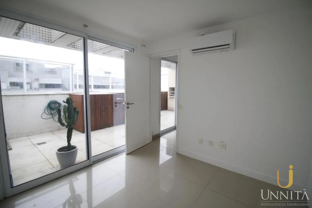Apartamento sem mobília com 4 quartos e 3 banheiros — photo 10