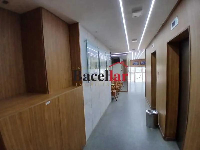 Apartamento de 1 quarto com janelas do piso ao teto, Centro — photo 26