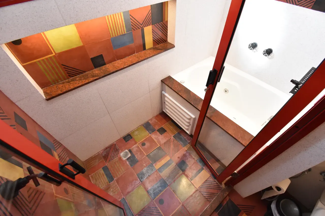 Furnished apartment, 127 m², with a grill on the balcony — photo 18
