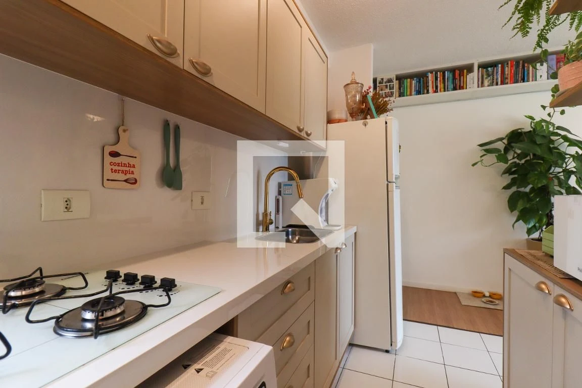 2-bedroom apartment with a glass-enclosed balcony — photo 35